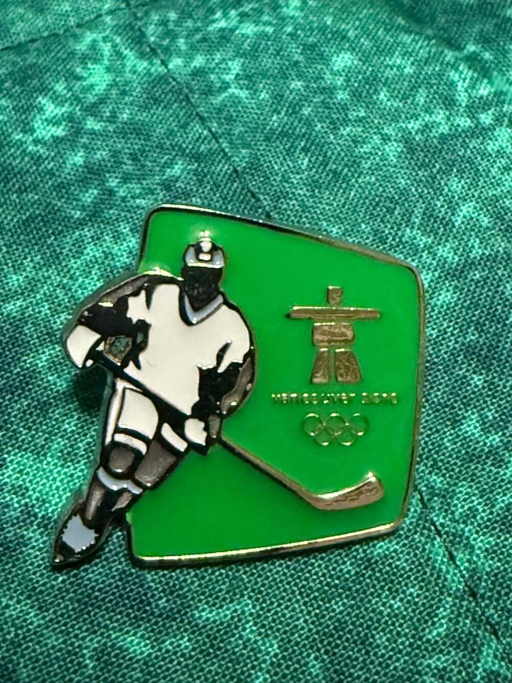 Vancouver 2010 Winter Olympics Ice Hockey Enamel Pin